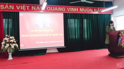 Niềm vui của chi bộ Trường mầm  non Lê Trọng Tấn đã kết nạp thêm 2 đồng chí đảng viên mới.